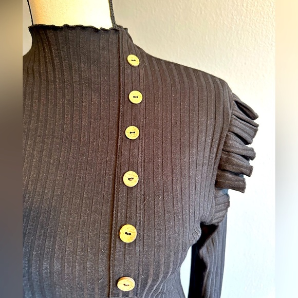 SHEIN NEW RIBBED MOCK NECK BLACK TOP. SIZE SMALL. - Picture 4 of 6